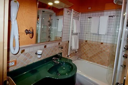 Bio Hotel Villa Cecilia Livigno 4*,